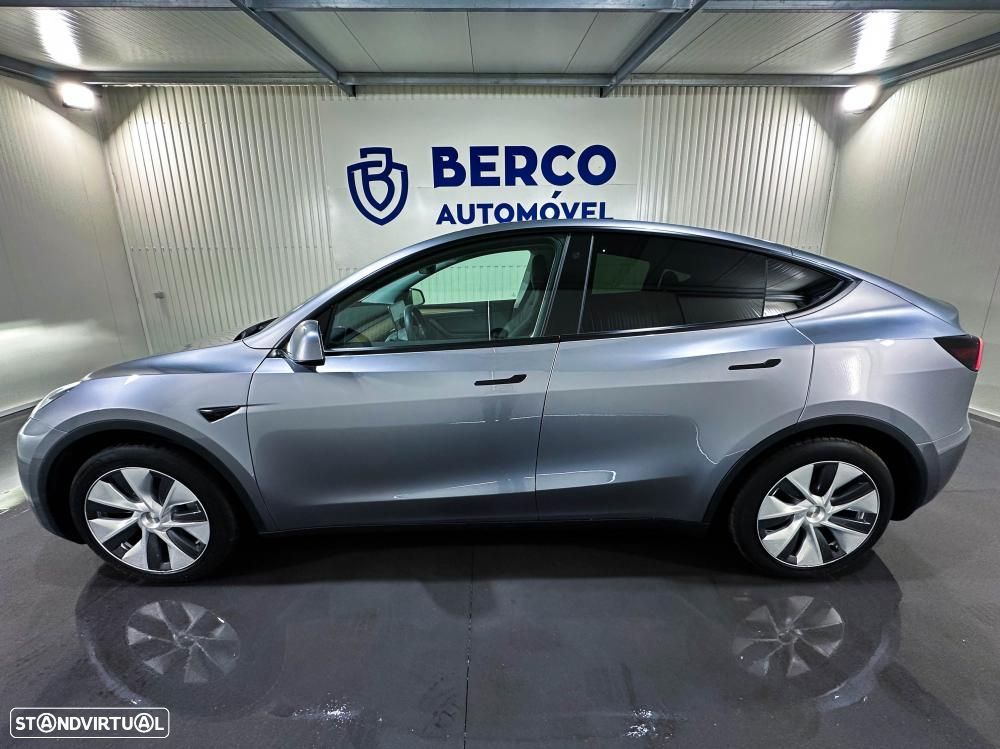 Tesla Model Y Long Range Dual Motor AWD - 13