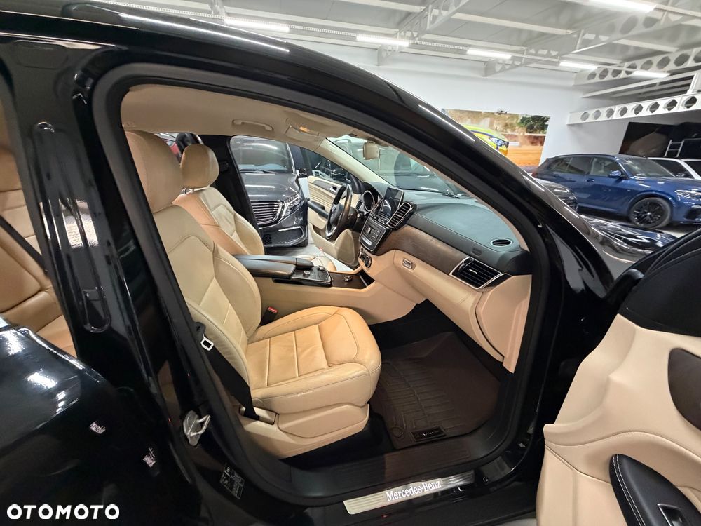 Mercedes-Benz GLE - 22