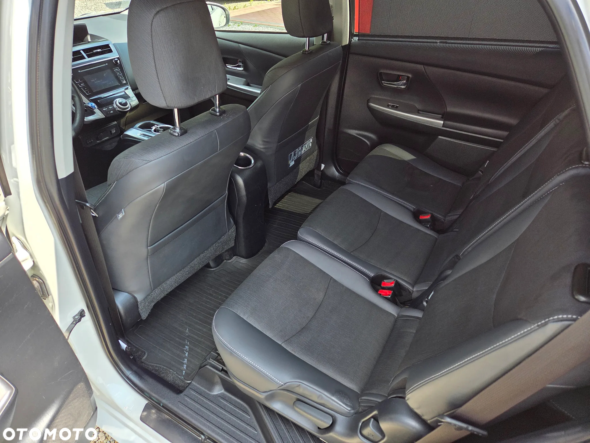 Toyota Prius+ (Hybrid) Executive - 10