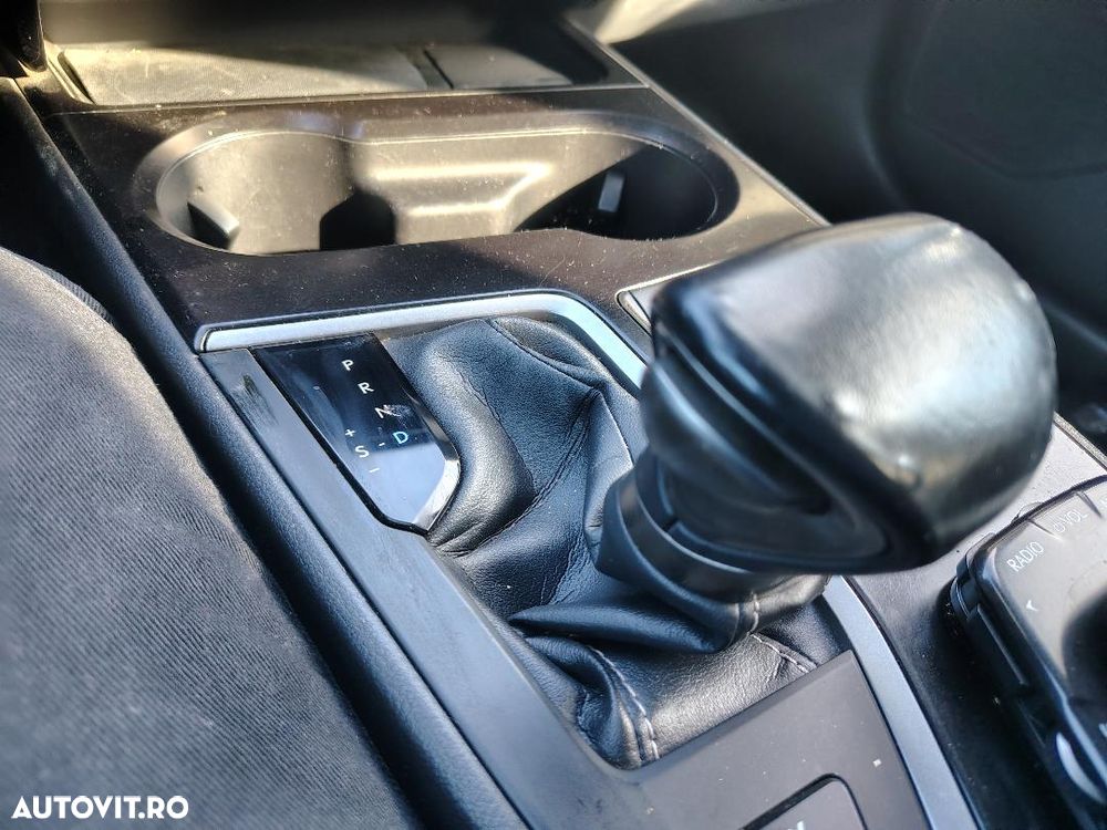 Lexus UX 250h Launch Edition - 8