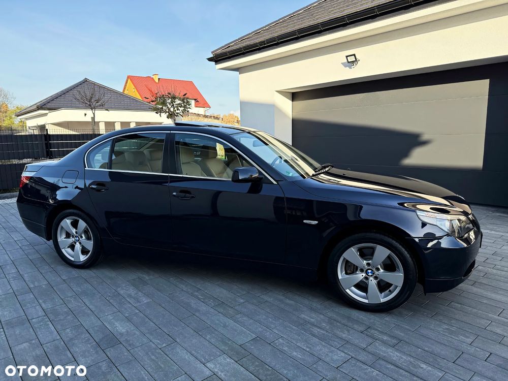 BMW Seria 5 525xi - 18