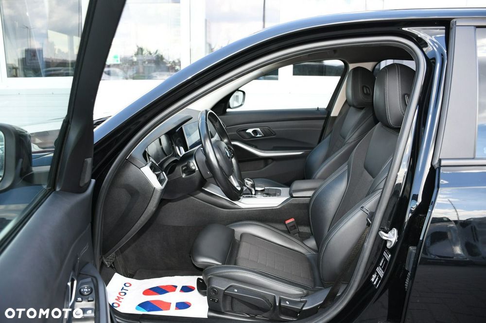 BMW Seria 3 320d mHEV - 19