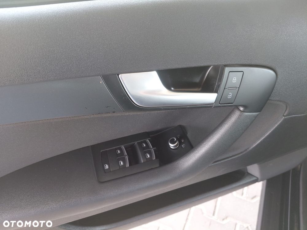 Audi A3 Sportback 1.6 Ambiente - 15