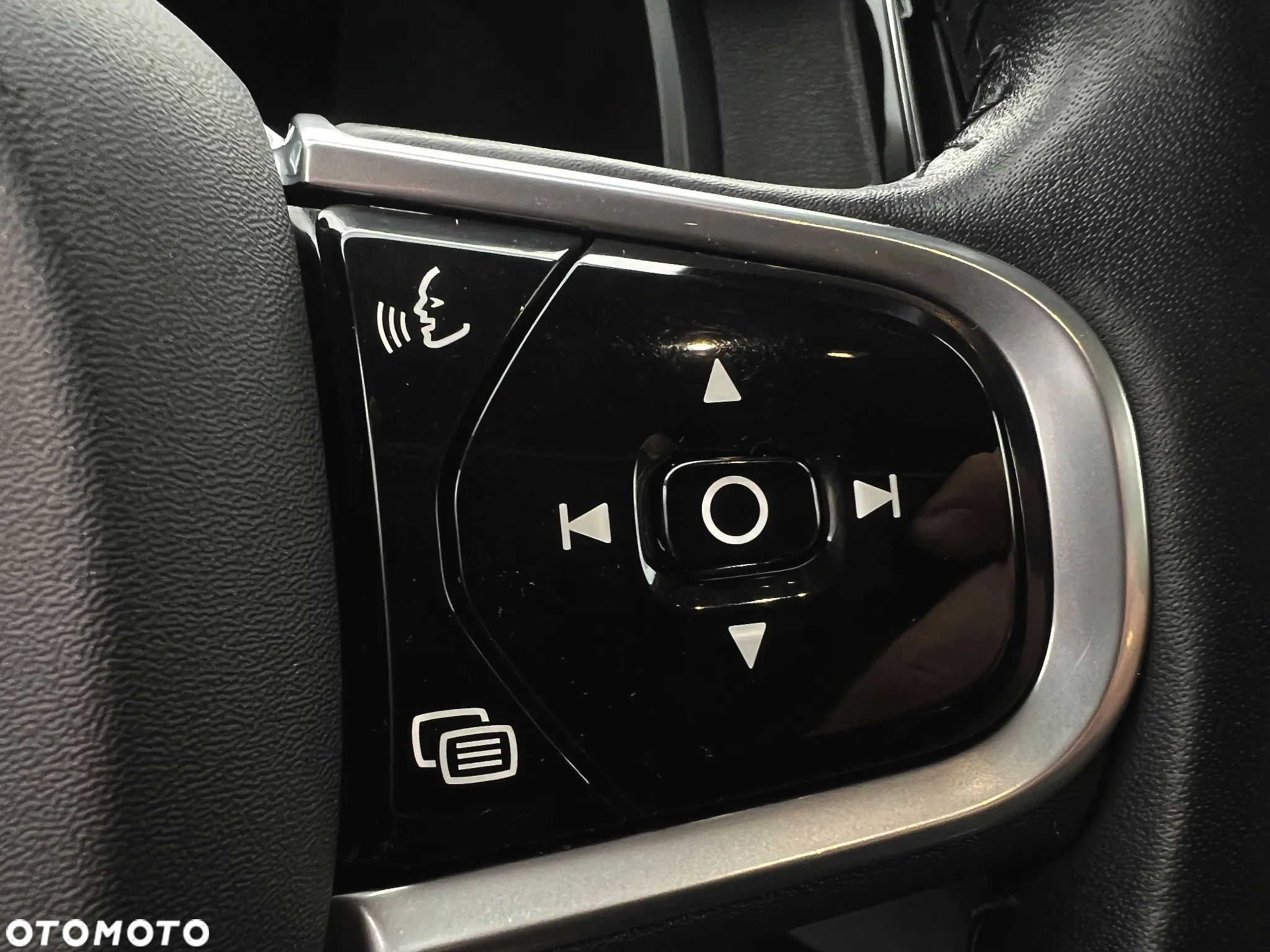 Volvo V90 D4 Momentum Pro - 30
