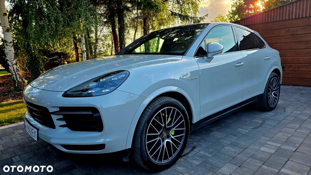 Porsche Cayenne Coupe E-Hybrid - 3