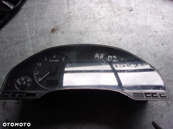 Licznik zegary Audi 4.2 OE 4D0919033T