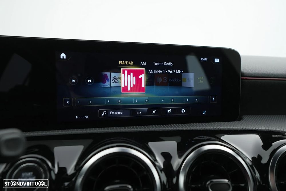 Mercedes-Benz A 250 e AMG Line - 18