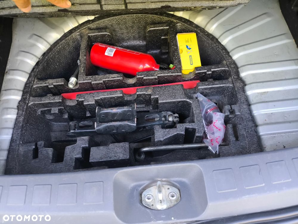 Mitsubishi Colt 1.3 Invite - 14