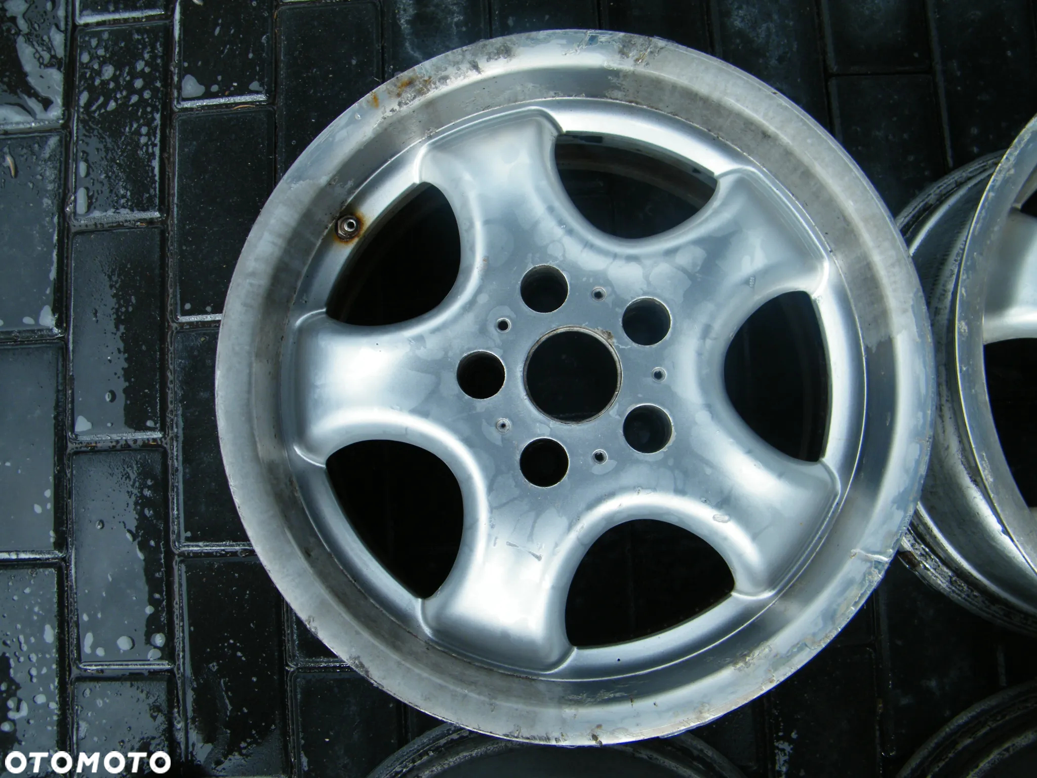 Felgi aluminiowe alufelgi komplet 5x110 ET35 / 7,5J x 16 otwór 72 - 4