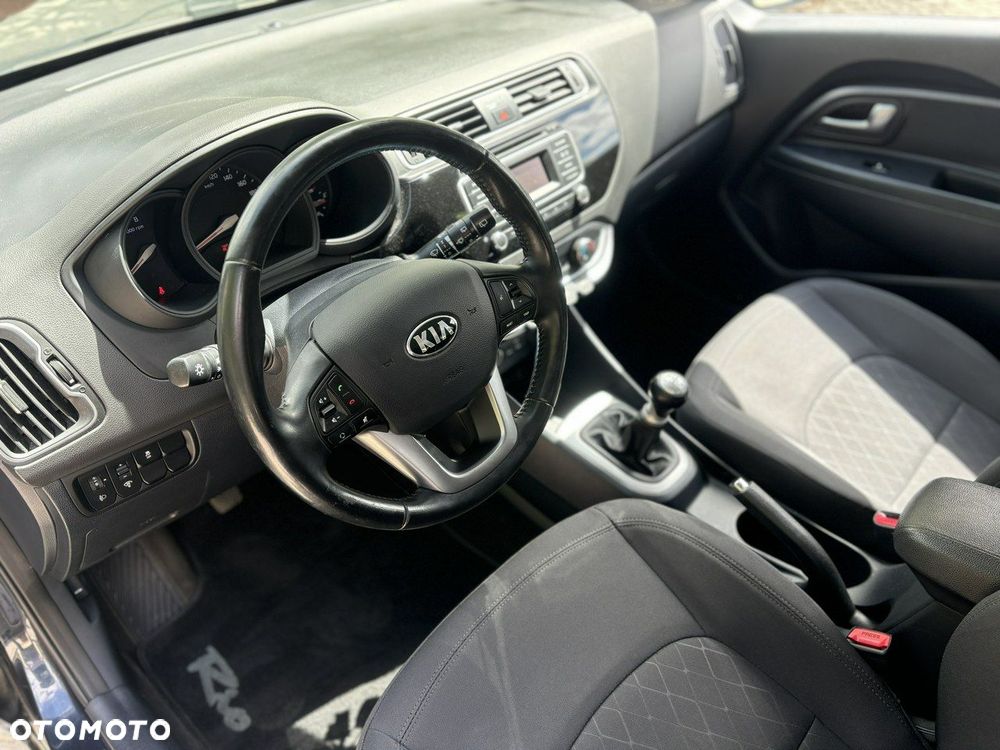 Kia Rio - 10