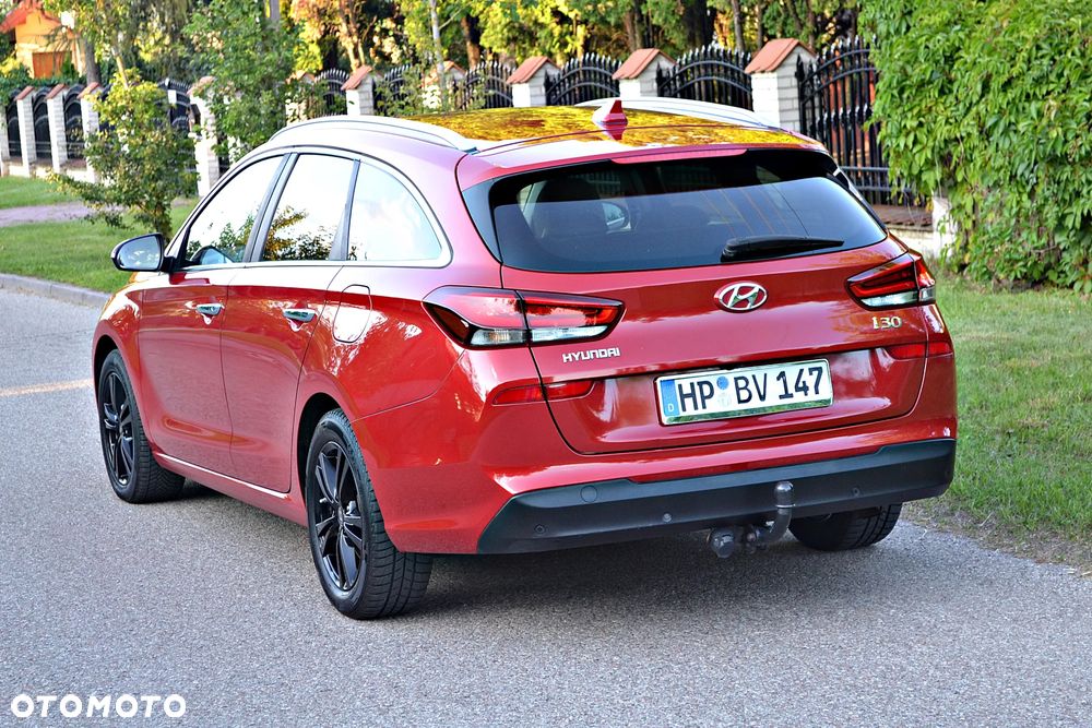 Hyundai i30 blue 1.6 CRDi Premium - 10