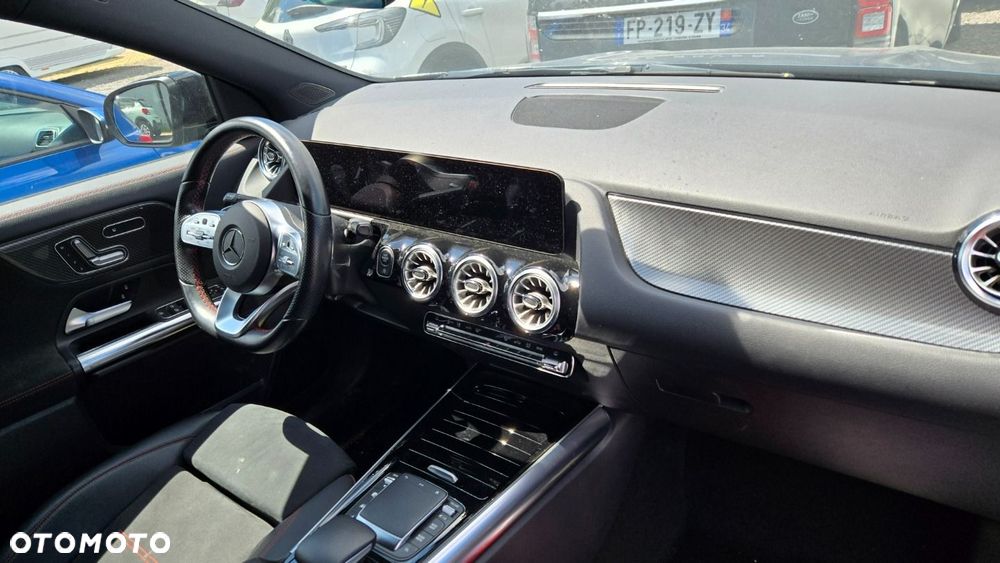 Mercedes-Benz GLA - 17