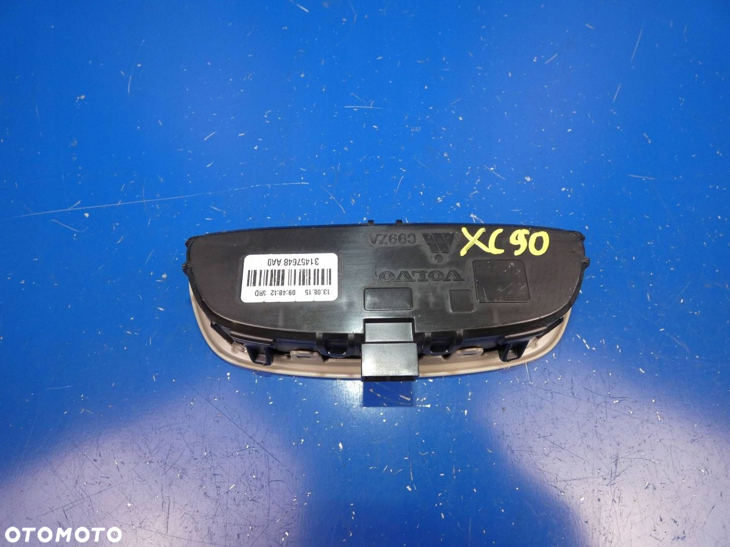 VOLVO XC90 II LAMPKA PODSUFITKI OŚWIETLENIE TYŁ TYLNA - 2