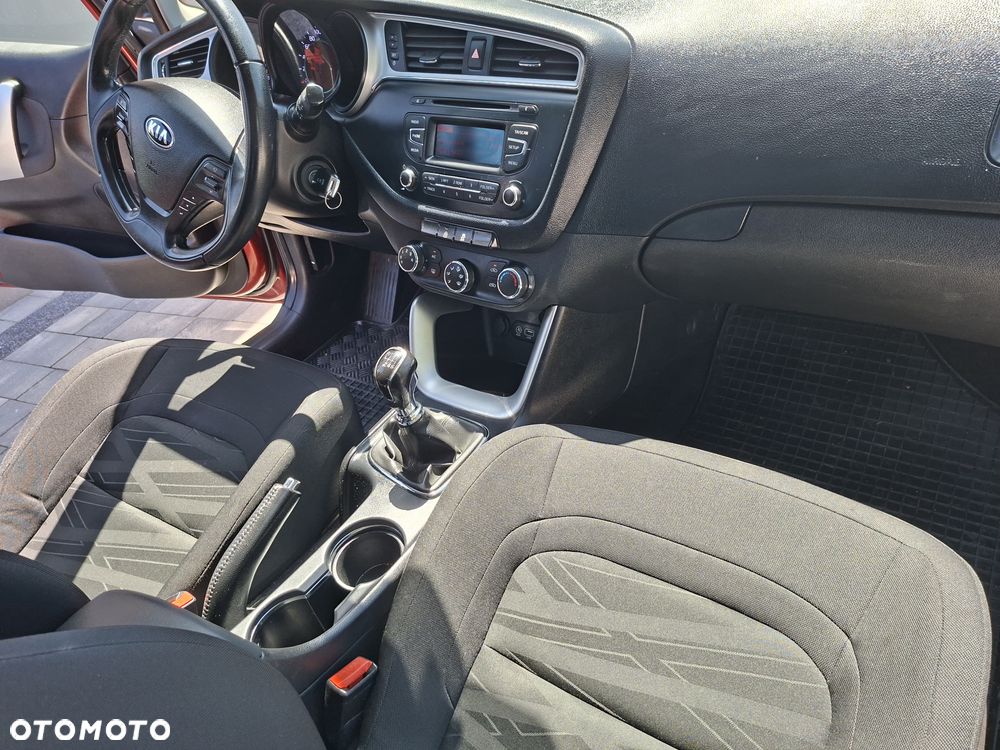 Kia Ceed 1.4 L - 10