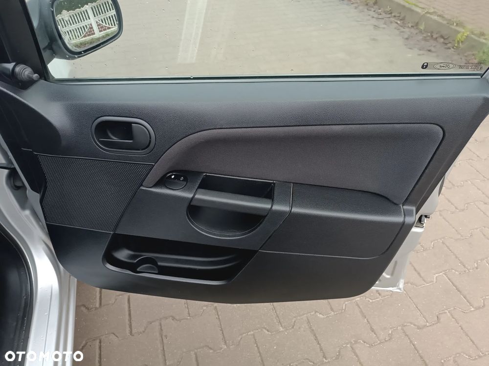 Ford Fiesta 1.4 Connection - 32