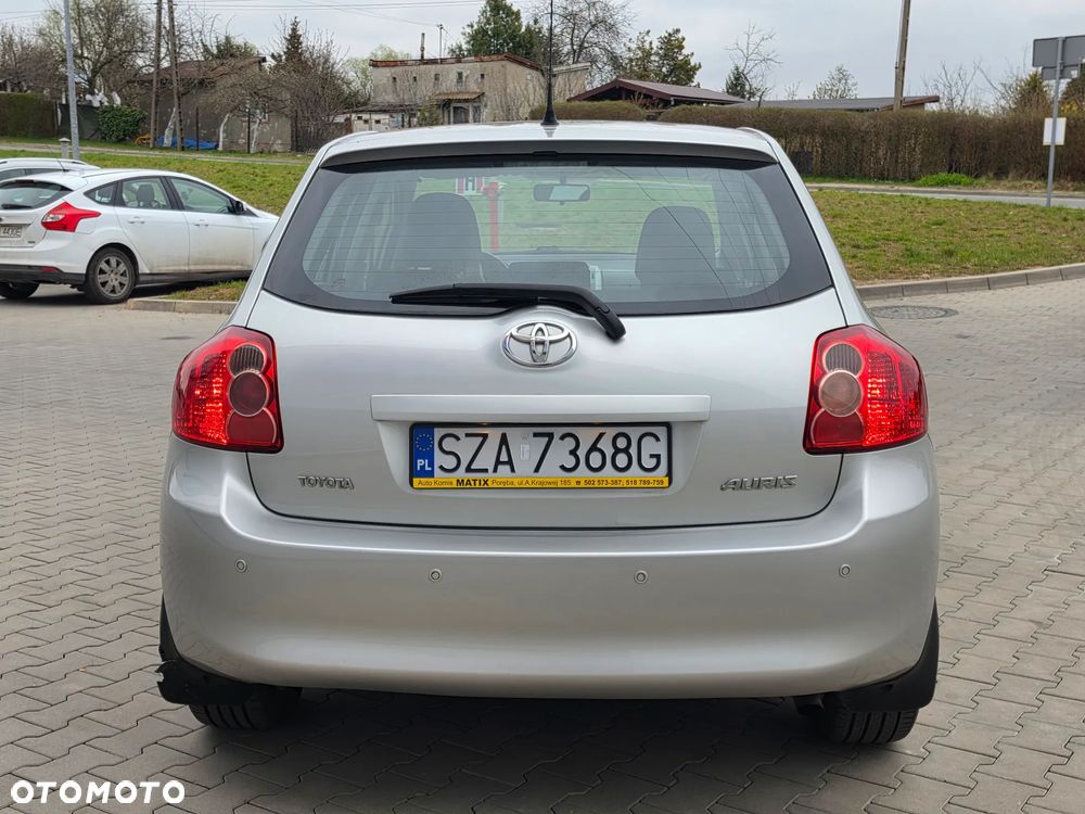 Toyota Auris 1.6 VVT-i Terra - 26