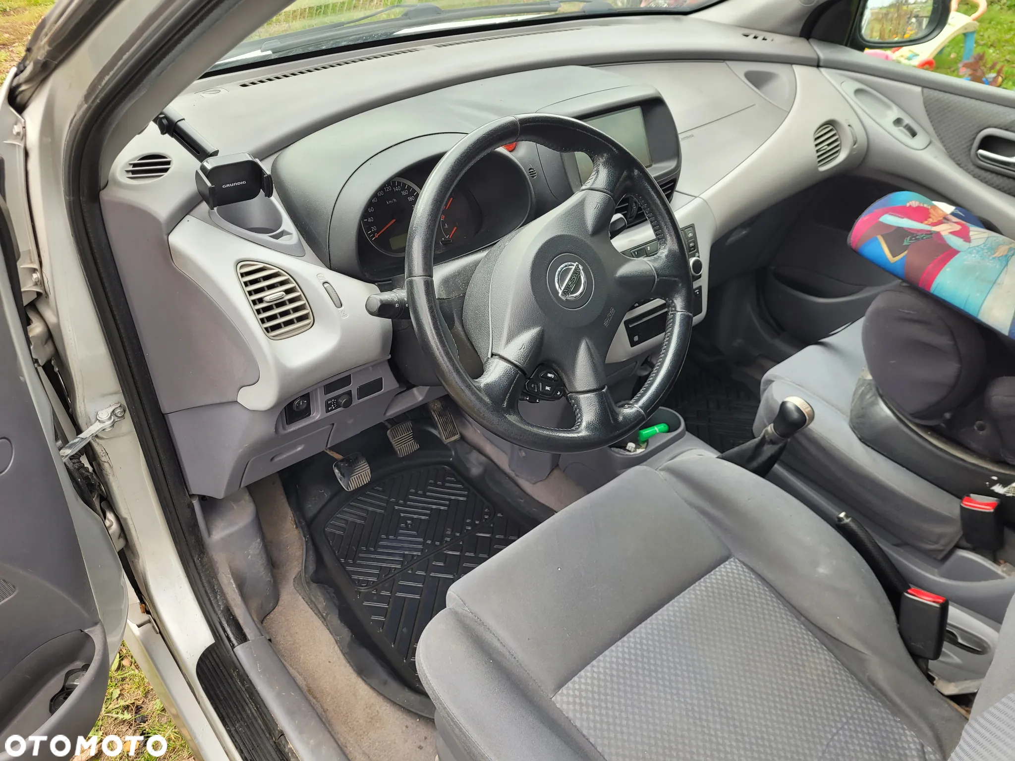 Nissan Almera Tino 2.2 DI - 6