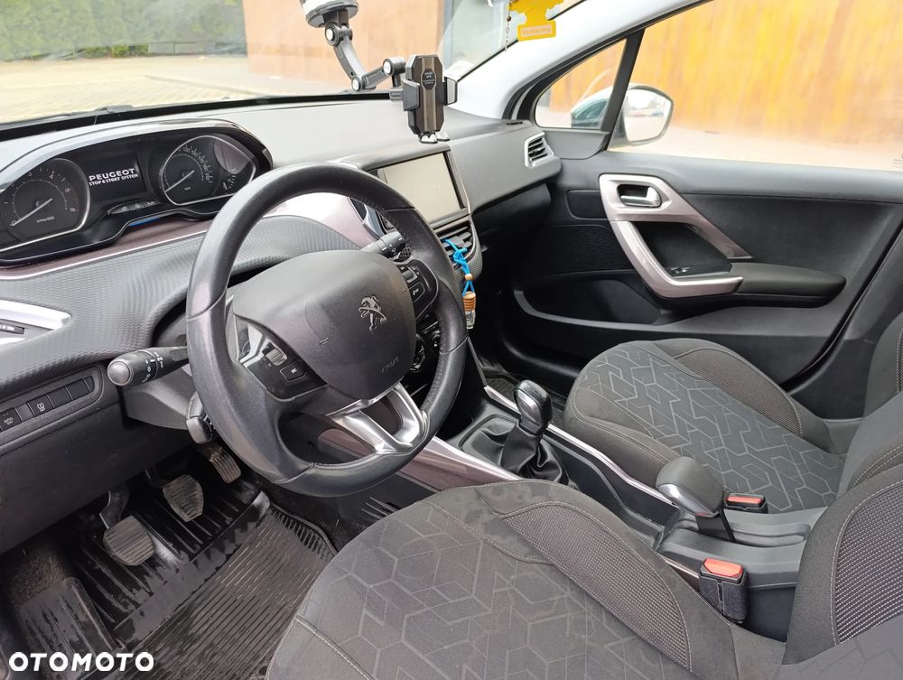 Peugeot 2008 1.6 e-HDi Style S&S - 8