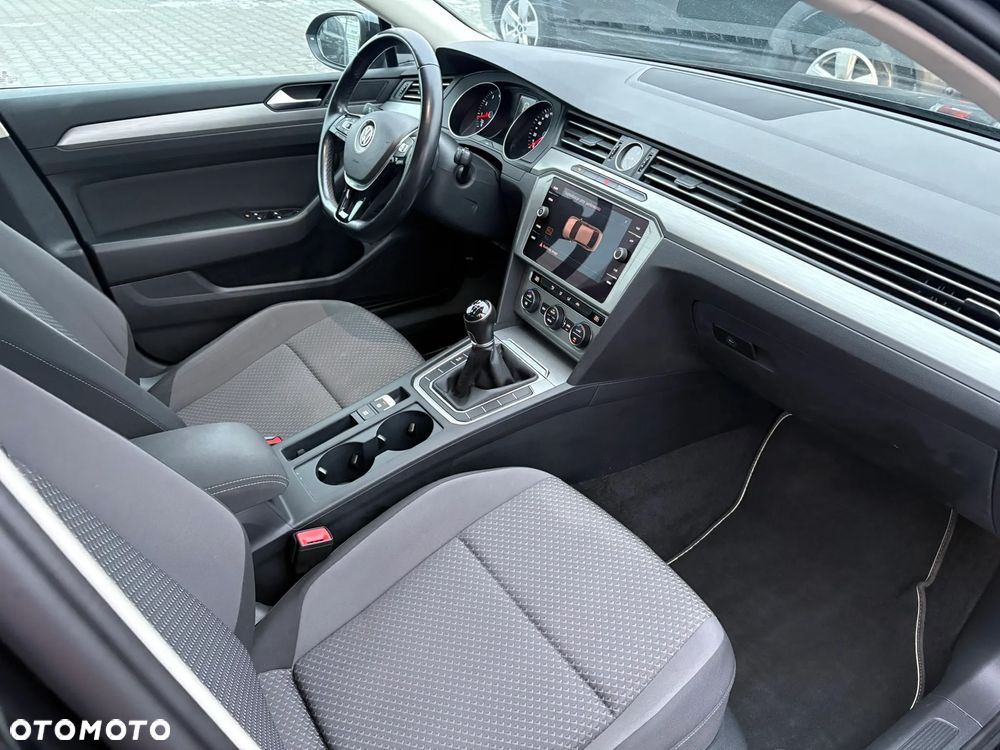 Volkswagen Passat 1.5 TSI EVO Trendline - 26