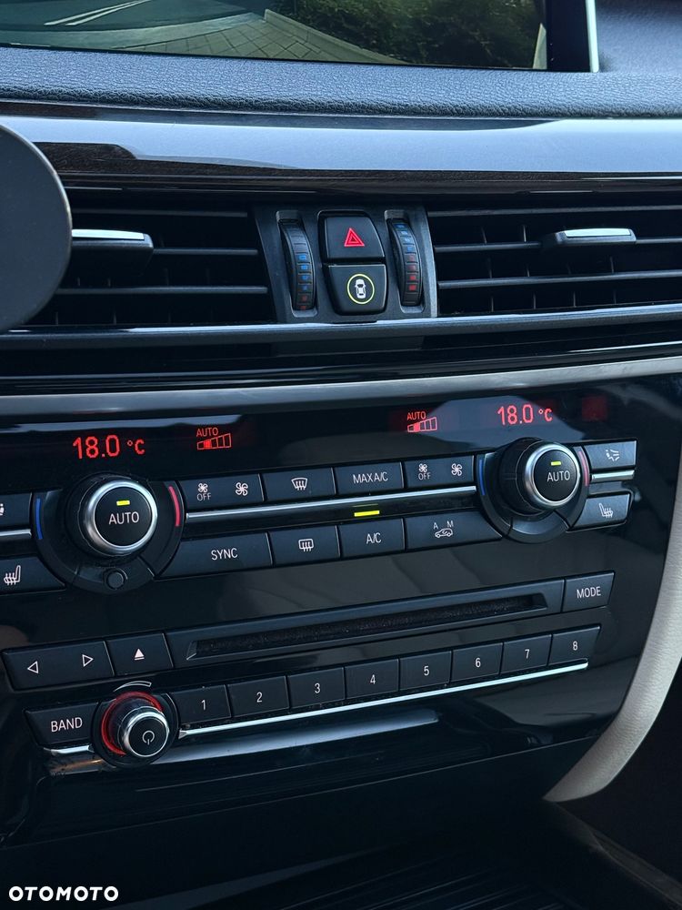 BMW X5 xDrive35i - 12