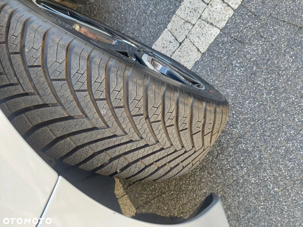 Toyota Yaris - 25
