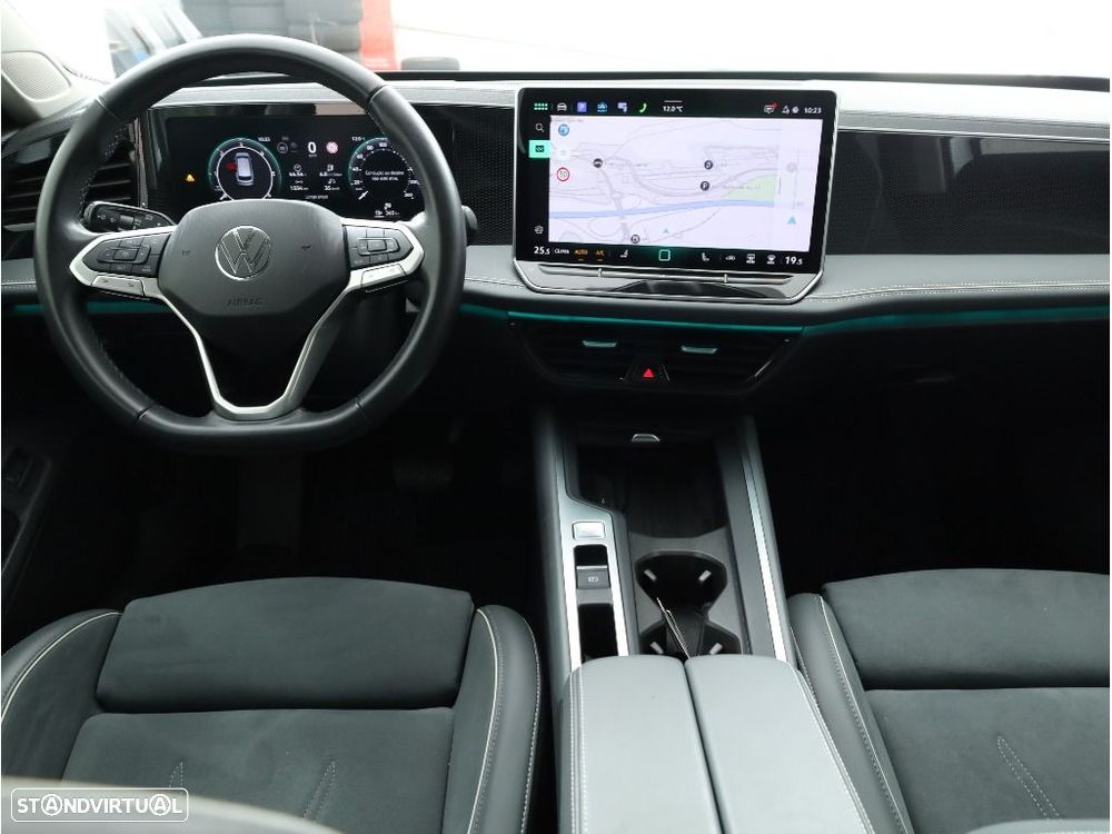 VW Passat Variant 2.0 TDI Business DSG - 20