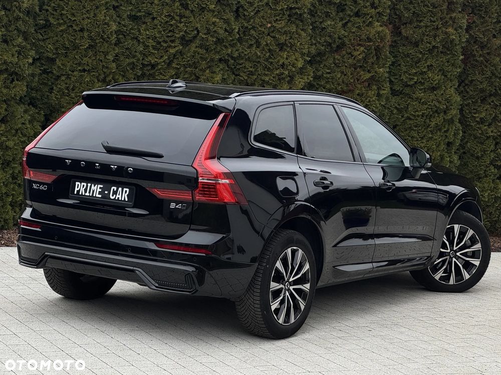 Volvo XC 60 B4 D AWD Plus Dark - 5
