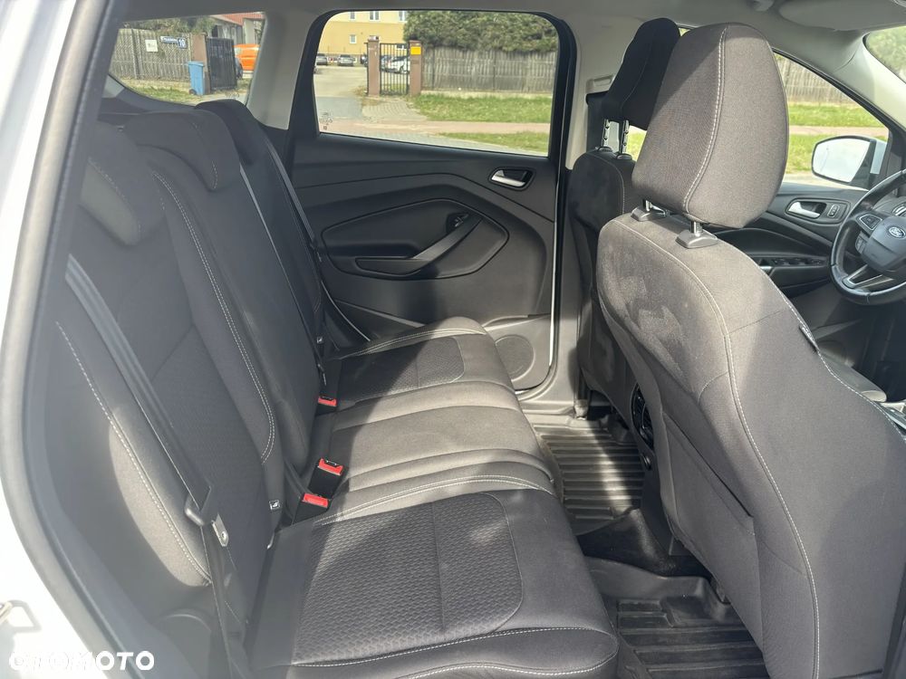 Ford Kuga 1.5 EcoBoost 2x4 Cool & Connect - 11