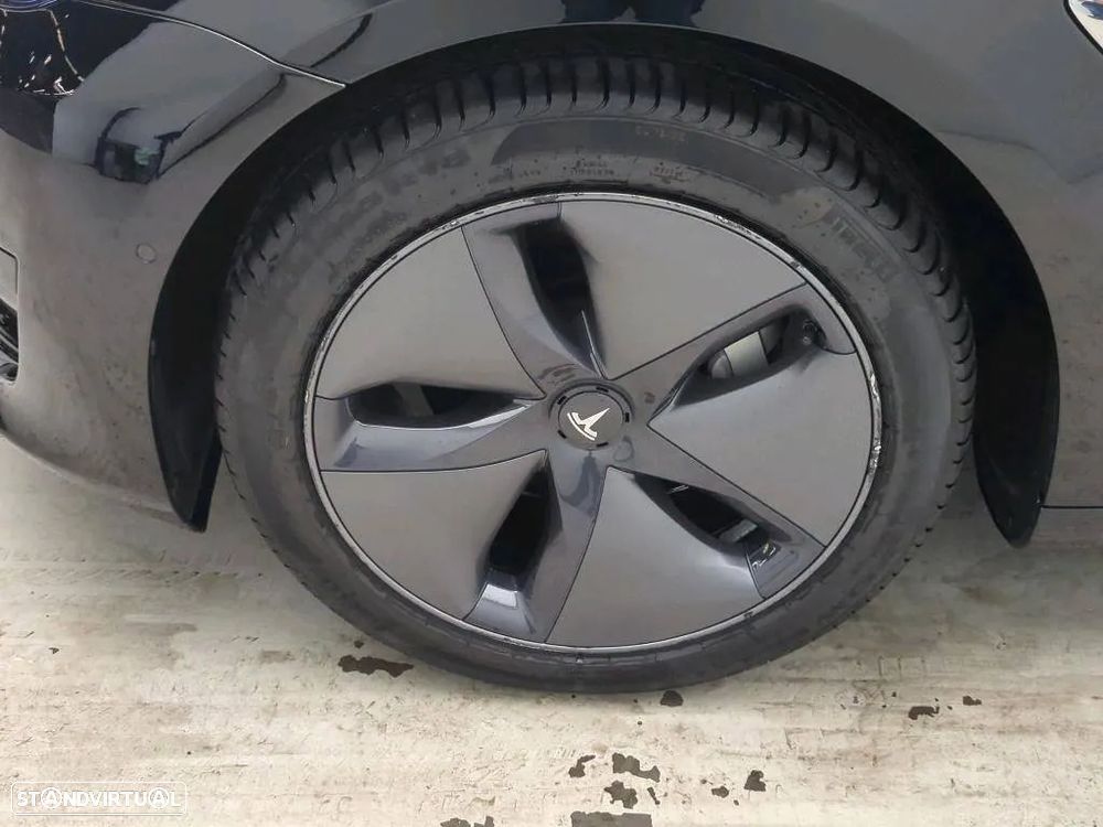 Tesla Model 3 Standard Range Plus RWD - 3