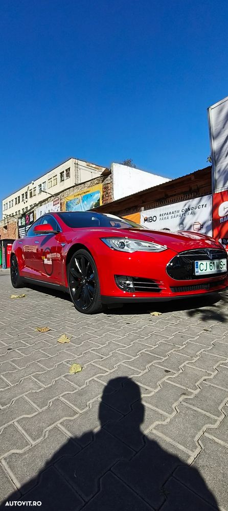 Tesla Model S - 1