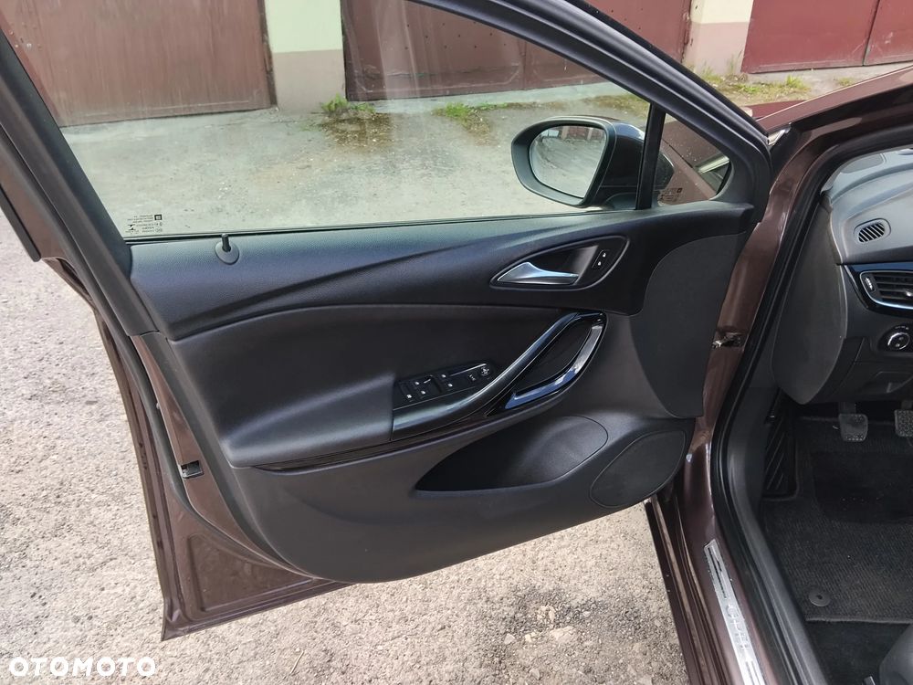 Opel Astra 1.6 D (CDTI) Start/Stop Dynamic - 9