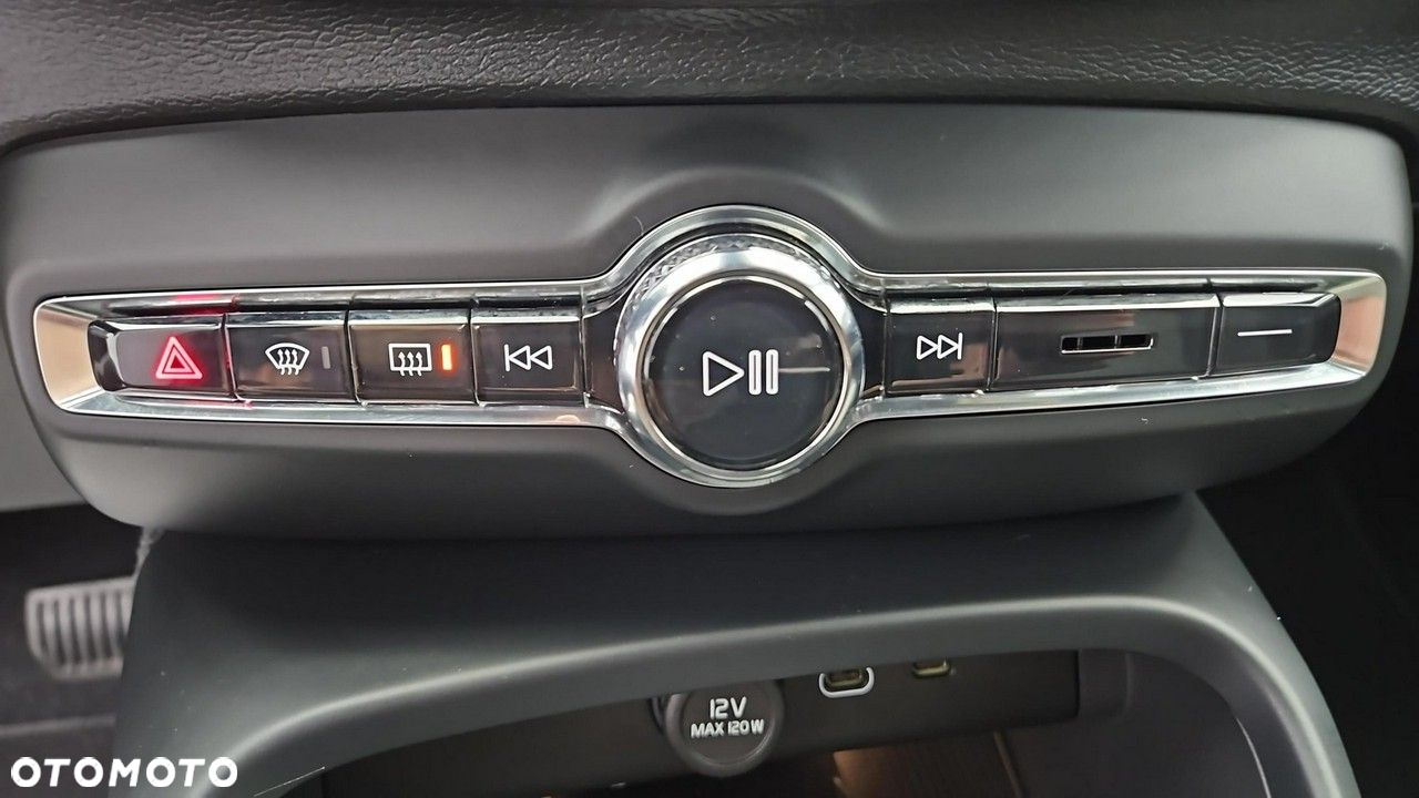 Volvo XC 40 B3 Core - 19