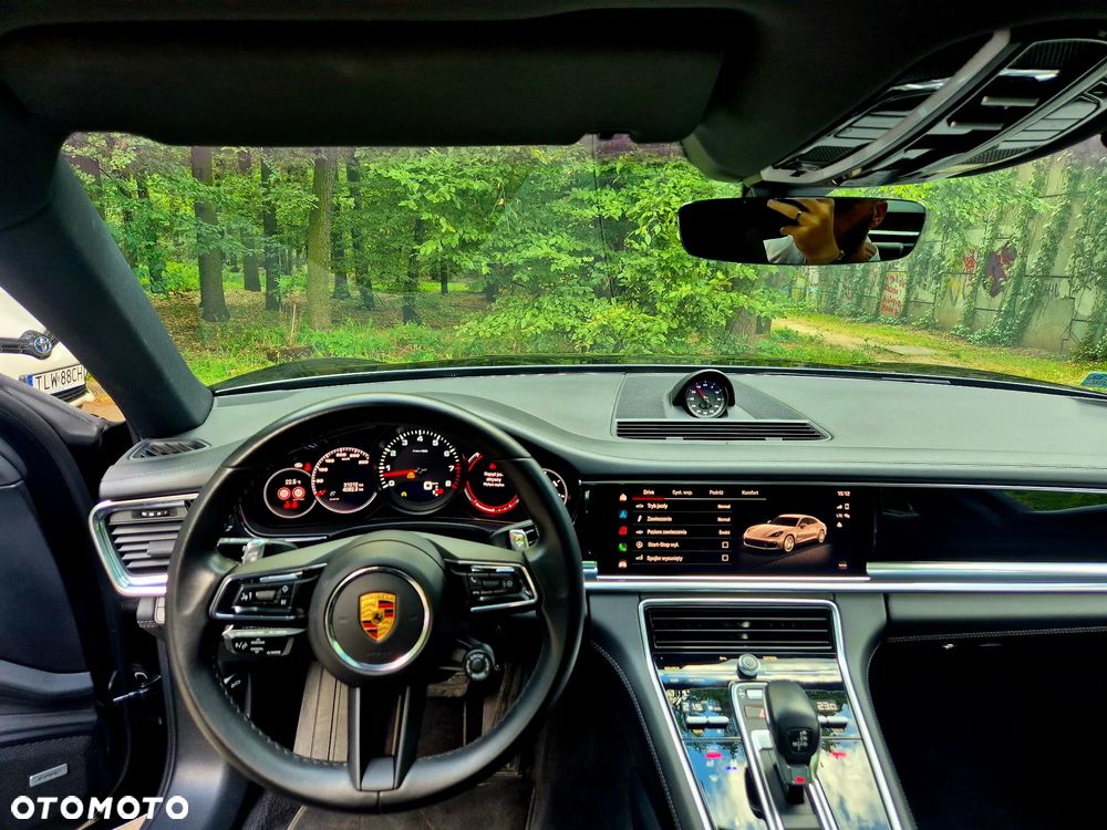 Porsche Panamera 4 Platinum Edition - 11