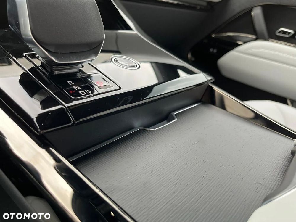 Land Rover Range Rover Sport - 11