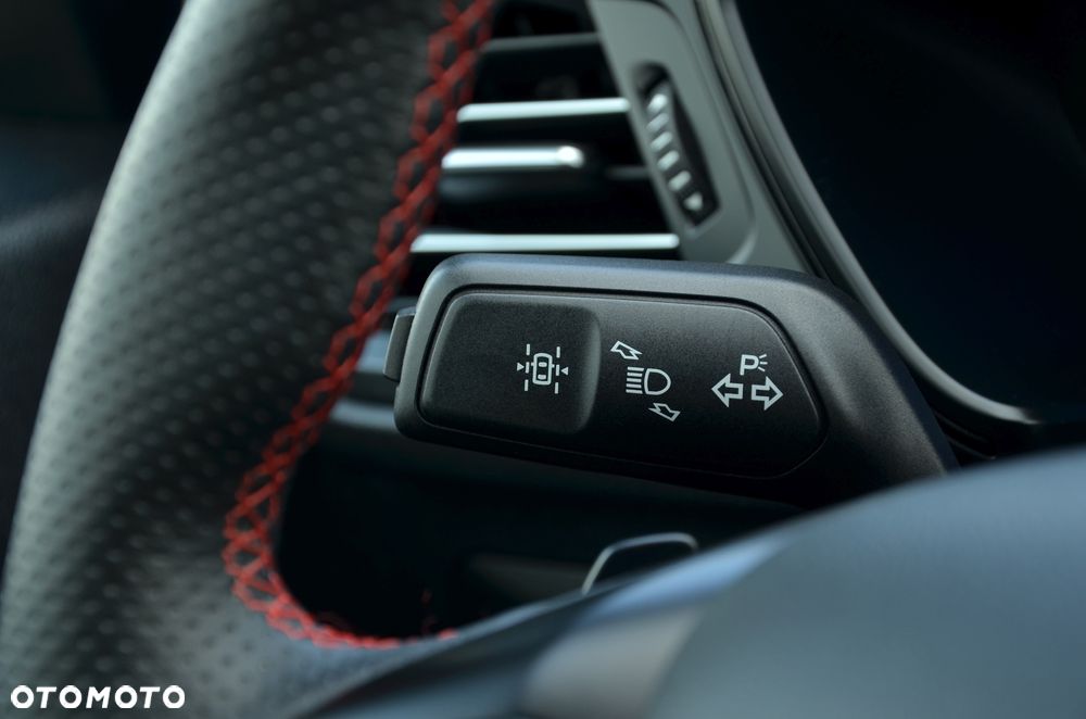 Ford Kuga 2.0 EcoBlue AWD ST-Line X - 24