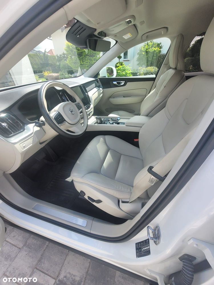 Volvo XC 60 B4 B Momentum Pro - 12