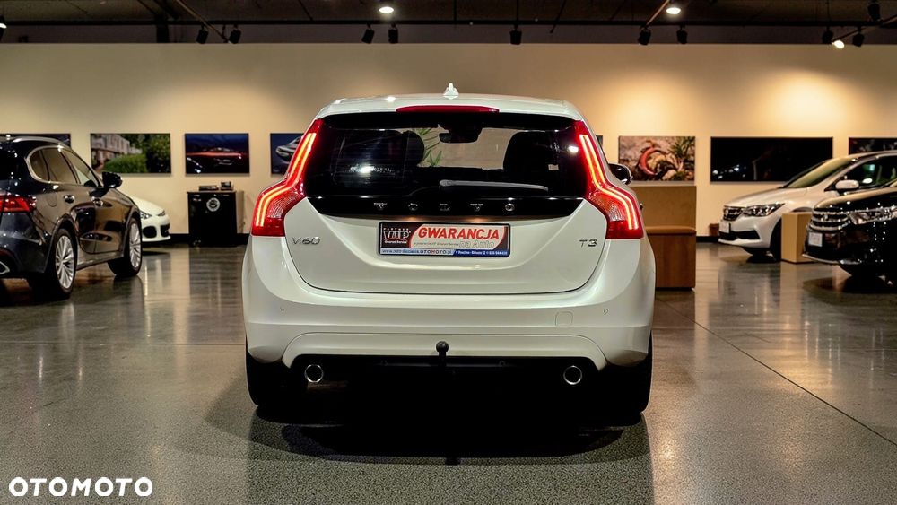 Volvo V60 T3 Momentum - 13