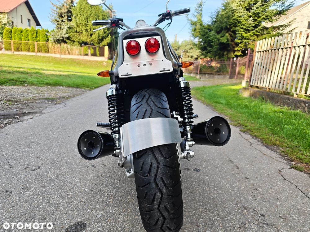 Yamaha V-MAX - 17