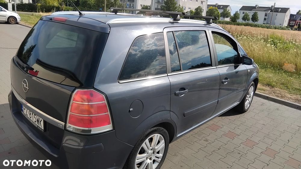 Opel Zafira 1.8 - 12