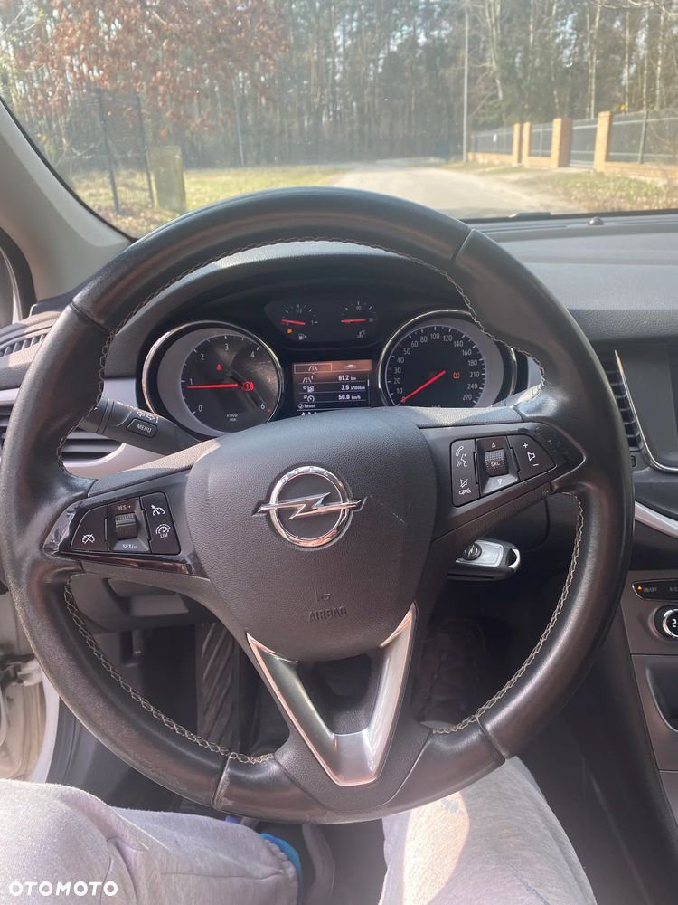 Opel Astra 1.6 CDTI Enjoy - 11