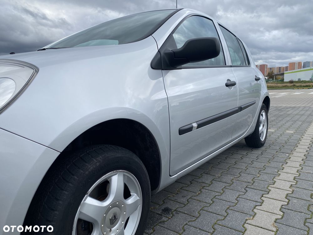 Renault Clio - 11