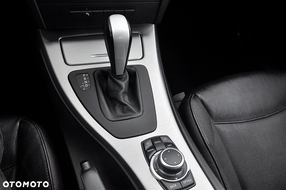 BMW Seria 3 318i Edition Sport - 19