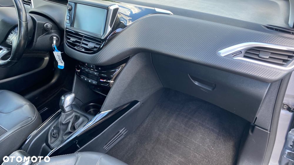 Peugeot 2008 BlueHDi 100 STOP & START Allure - 33