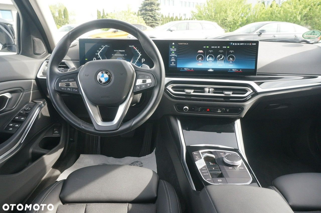 BMW Seria 3 320i - 10