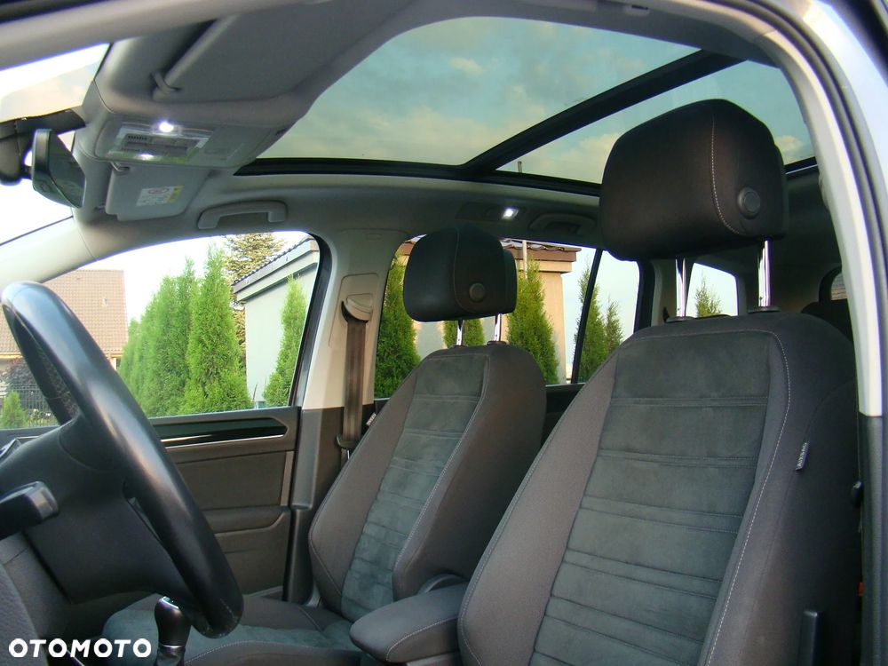 Volkswagen Touran 2.0 TDI SCR Highline - 24
