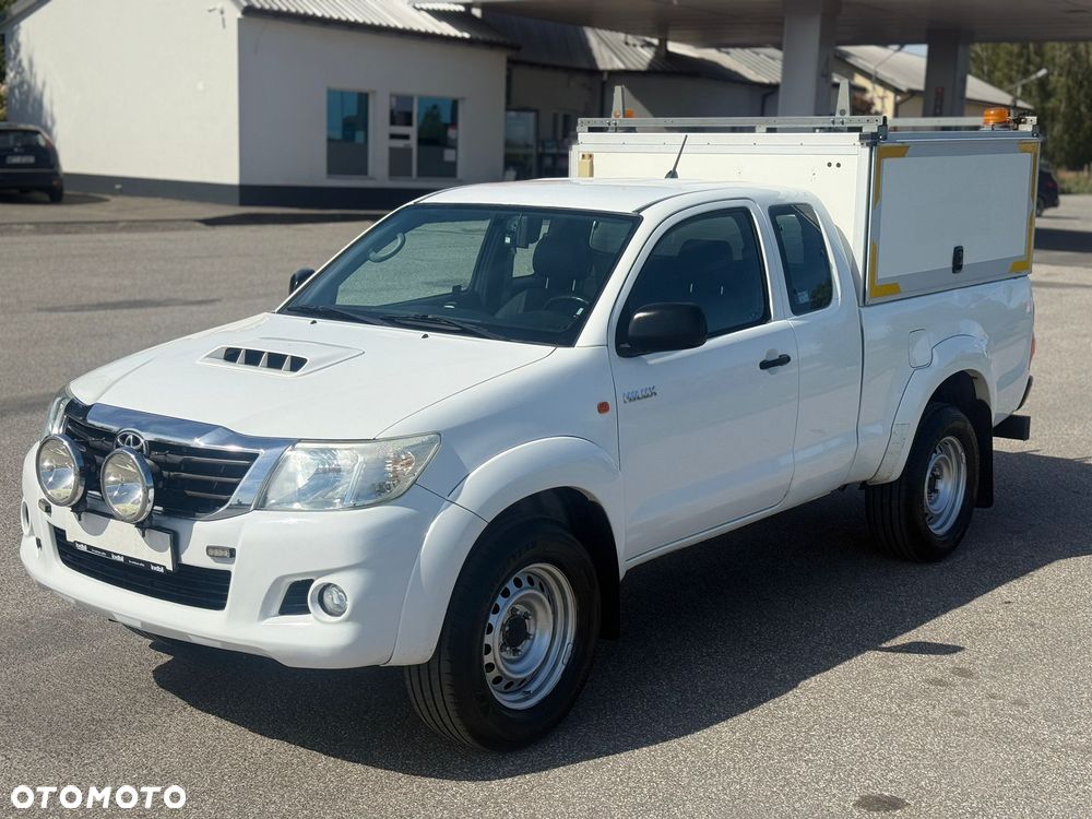 Toyota Hilux - 1