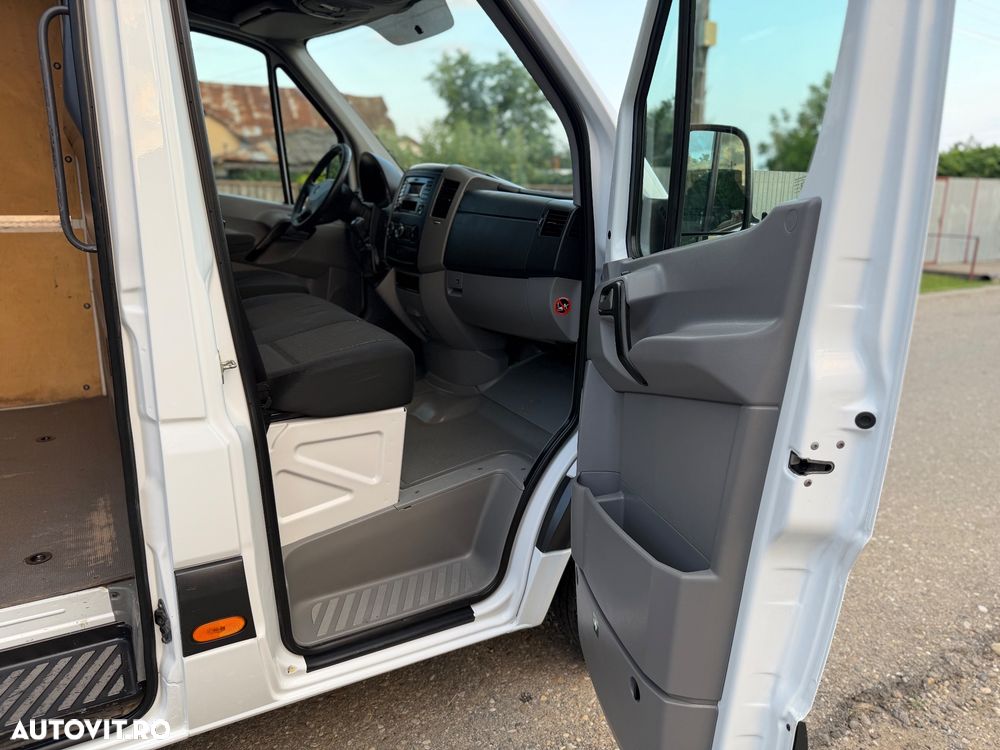 Mercedes-Benz Sprinter - 11