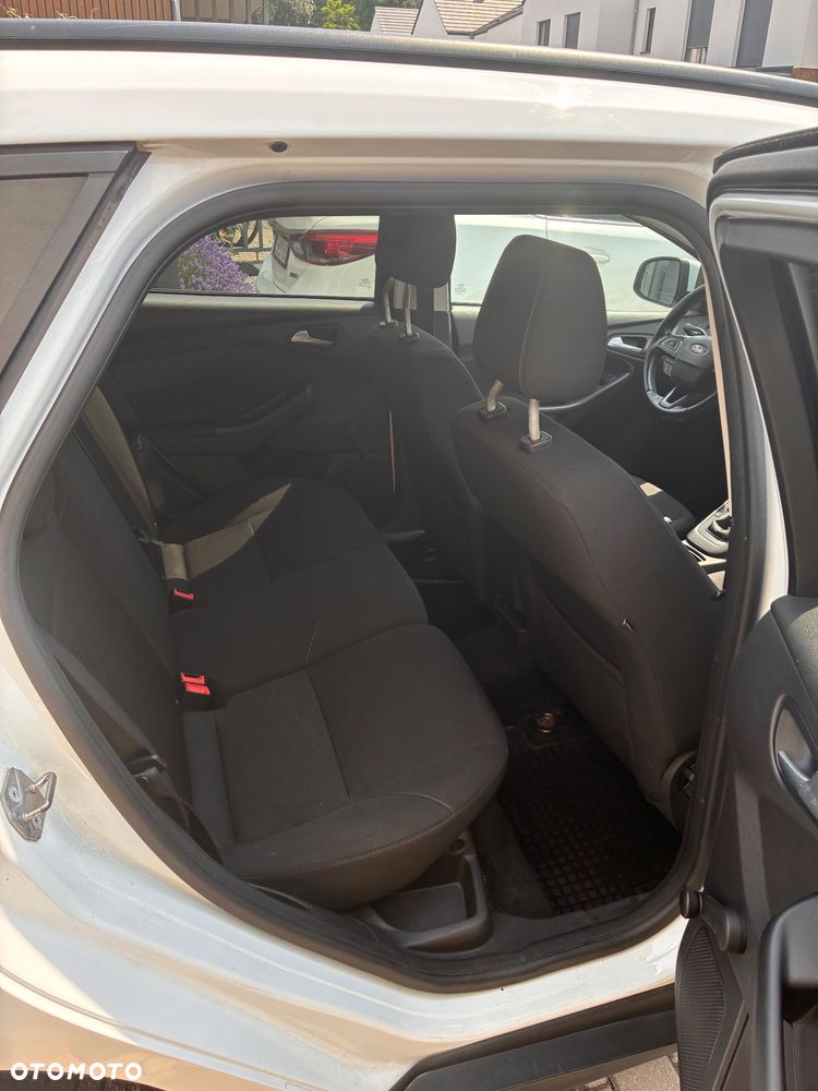 Ford Focus 1.5 TDCi Trend - 6