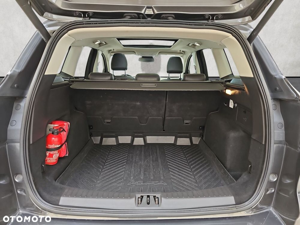 Ford Kuga - 32
