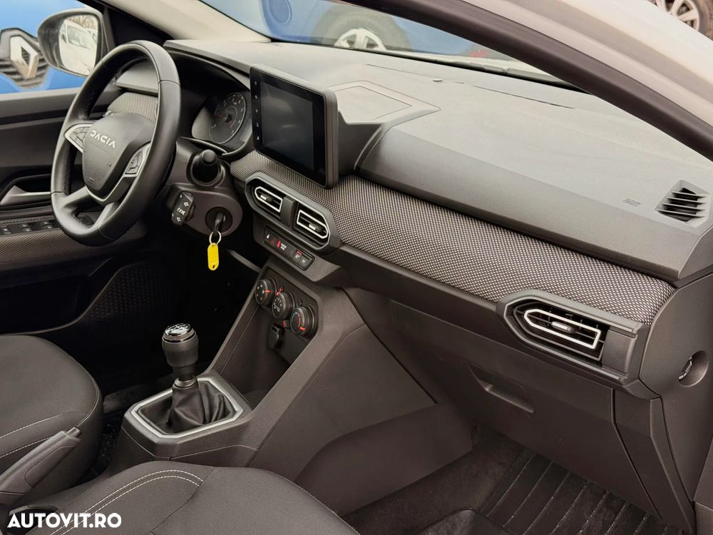 Dacia Logan TCe 90 MT5 Essential - 11